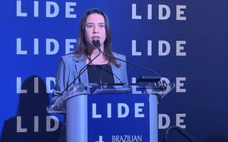 Raquel Lyra destaca retomada da capacidade de investimento de Pernambuco em fórum nos Estados Unidos