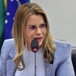 Câmara aprova projeto que estabelece prazo máximo de 60 dias para início do tratamento de pessoas com autismo