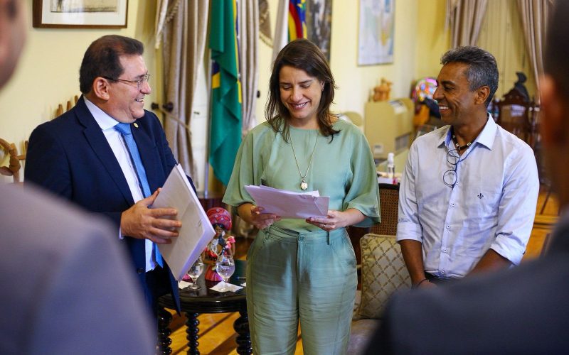 Luciano Duque comemora conquista da Escola Técnica Estadual em Pesqueira
