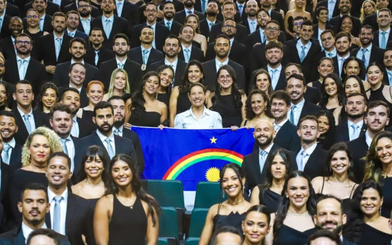 Raquel Lyra comanda formatura de 423 novos policiais civis e reforça segurança pública em Pernambuco