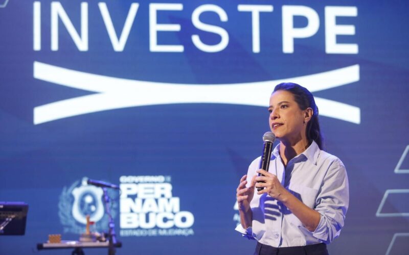 Governadora Raquel Lyra lança Invest Pernambuco durante celebração dos 60 anos da Adepe