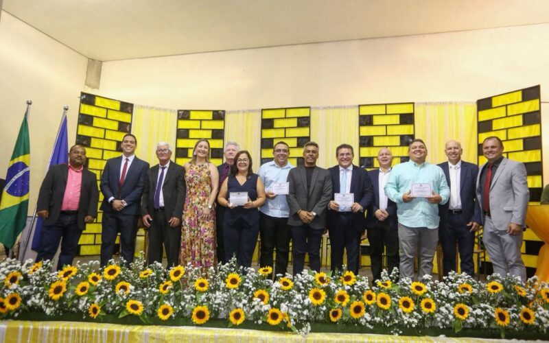 Duque recebe título de cidadão pesqueirense e reforça atuação no Agreste