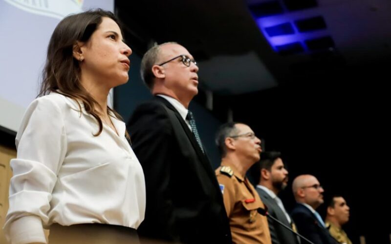 Raquel Lyra comanda aula inaugural de nova turma do curso de oficiais da PMPE