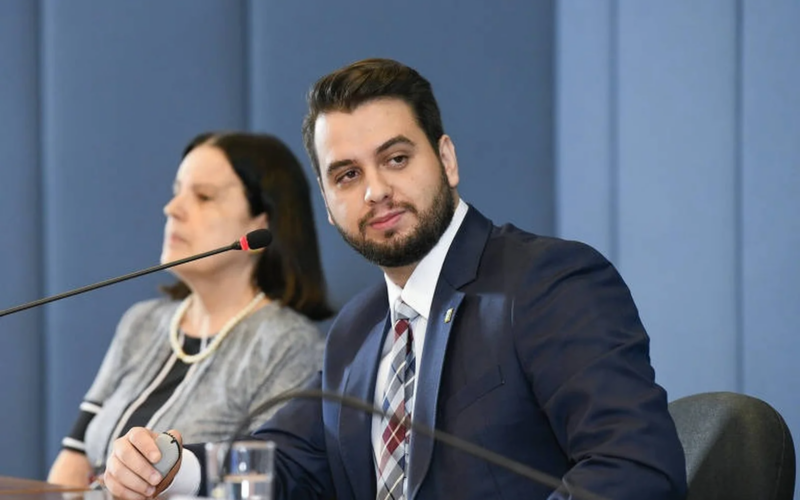 PF prende Filipe Martins, ex-assessor de Jair Bolsonaro condenado por participação na trama golpista