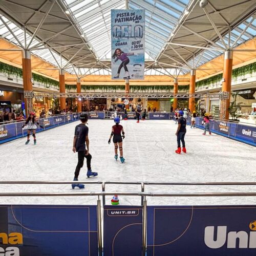 Pista de patinação no gelo volta ao Shopping Guararapes e reforça programação de férias